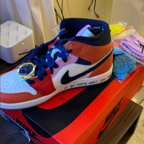 WMNS Air Jordan 1 Mid Fearless (Size 6w) - Picture 4 of 16